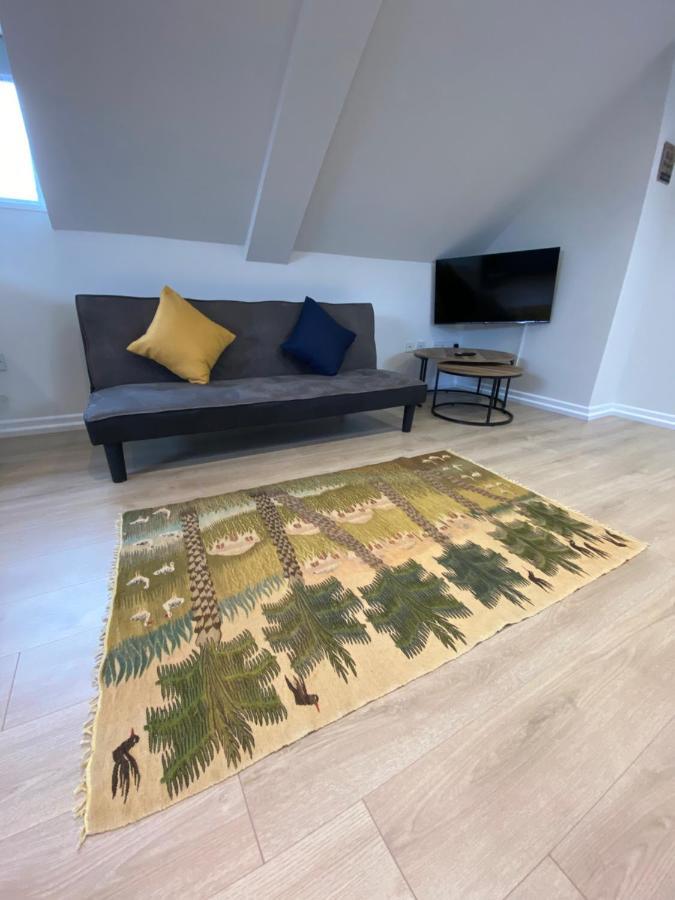 Lovely Spacious Loft Close To Train Station Worthing Exterior foto